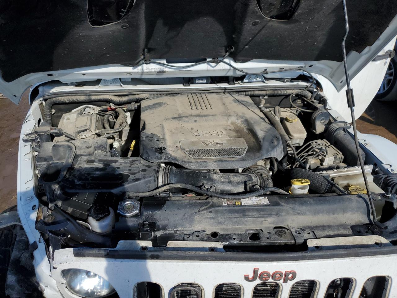2016 Jeep Wrangler - Image 12