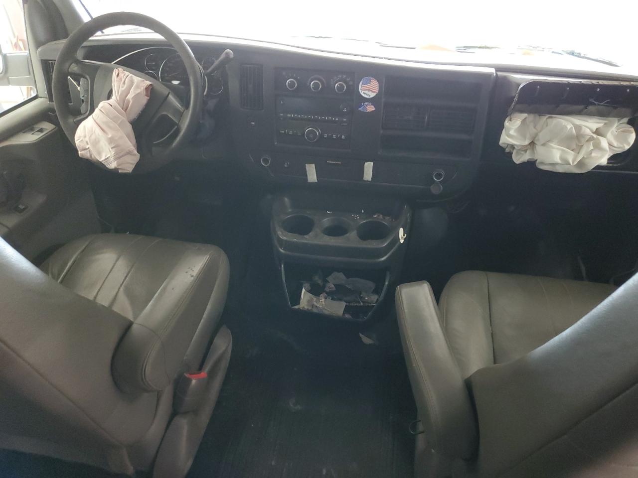 2014 Chevrolet Express - Image 8