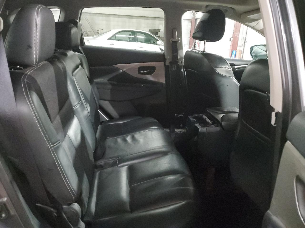 2015 Nissan Murano - Image 11