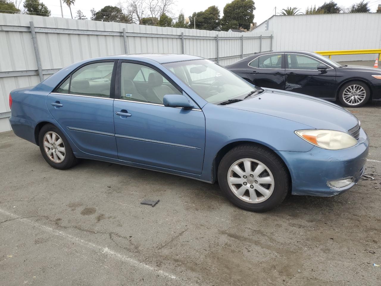 2004 Toyota Camry - Image 4