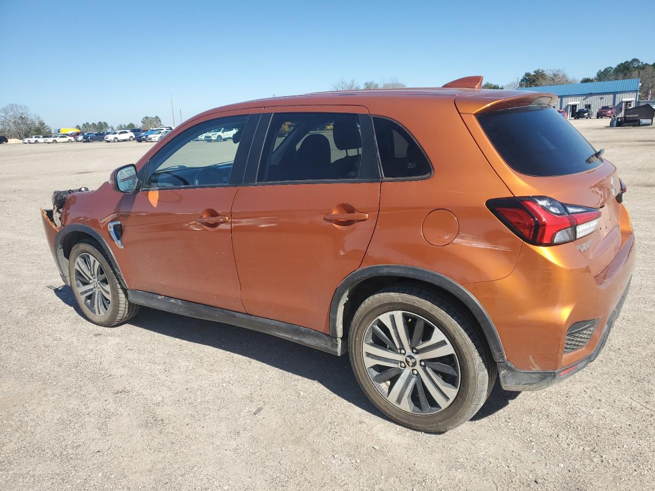 2020 Mitsubishi Outlander - Image 2