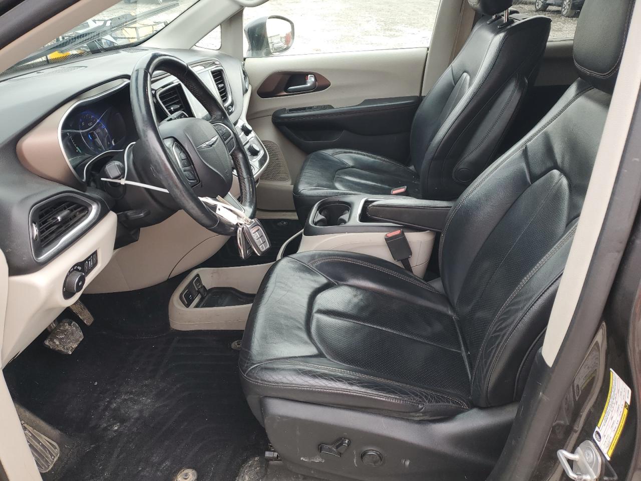 2018 Chrysler Pacifica - Image 7
