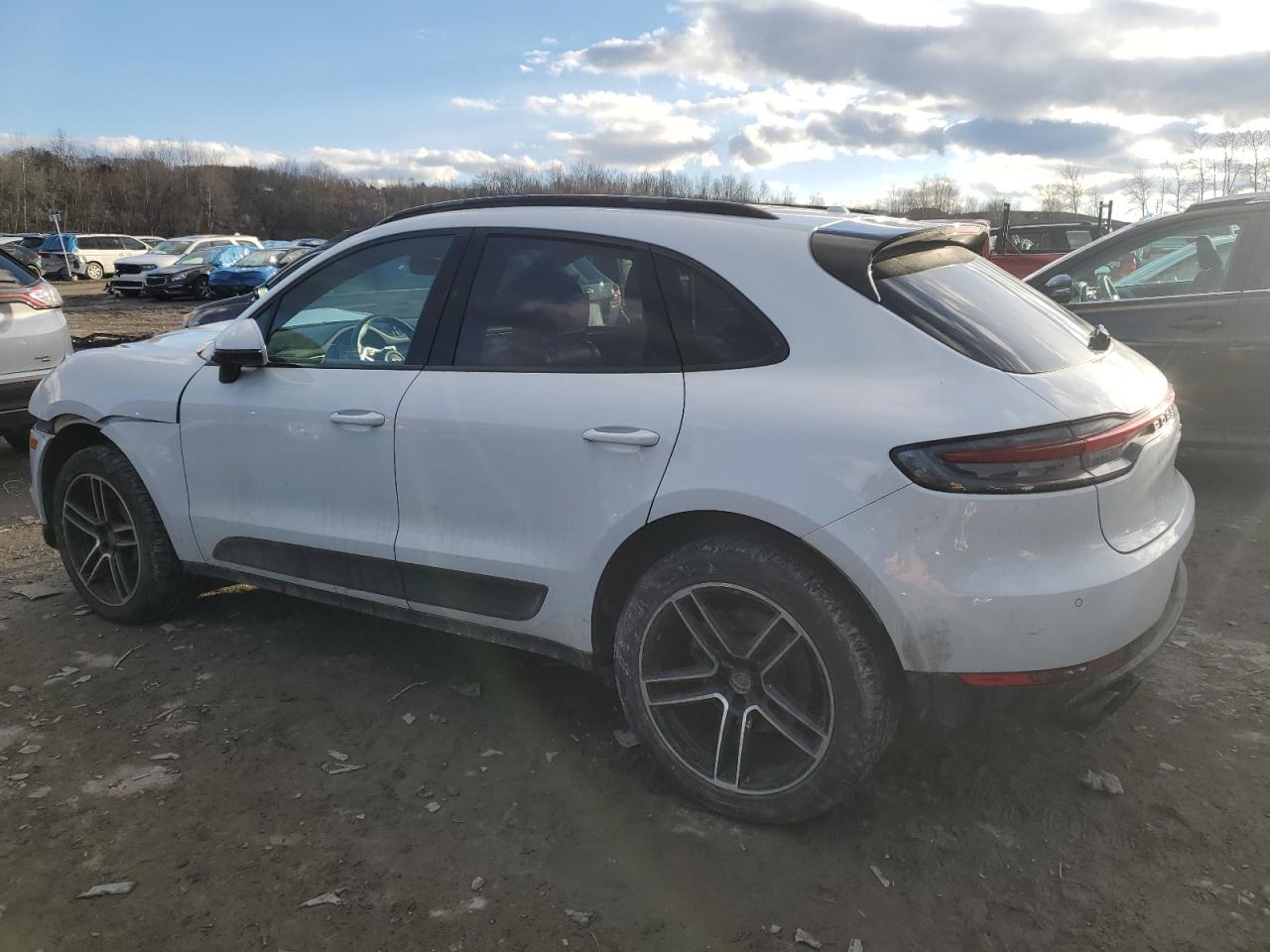 2019 Porsche Macan - Image 2