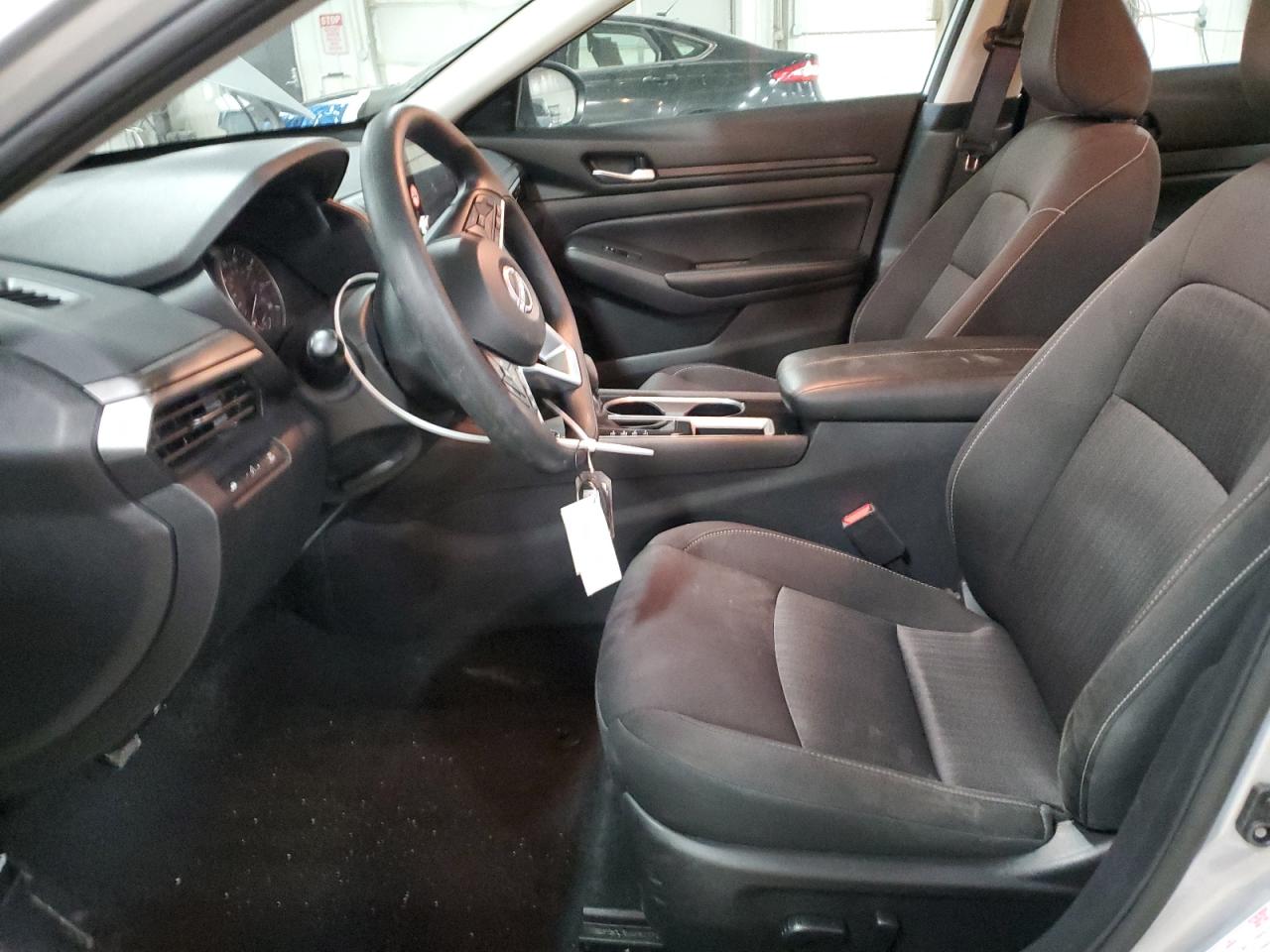 2024 Nissan Altima - Image 8
