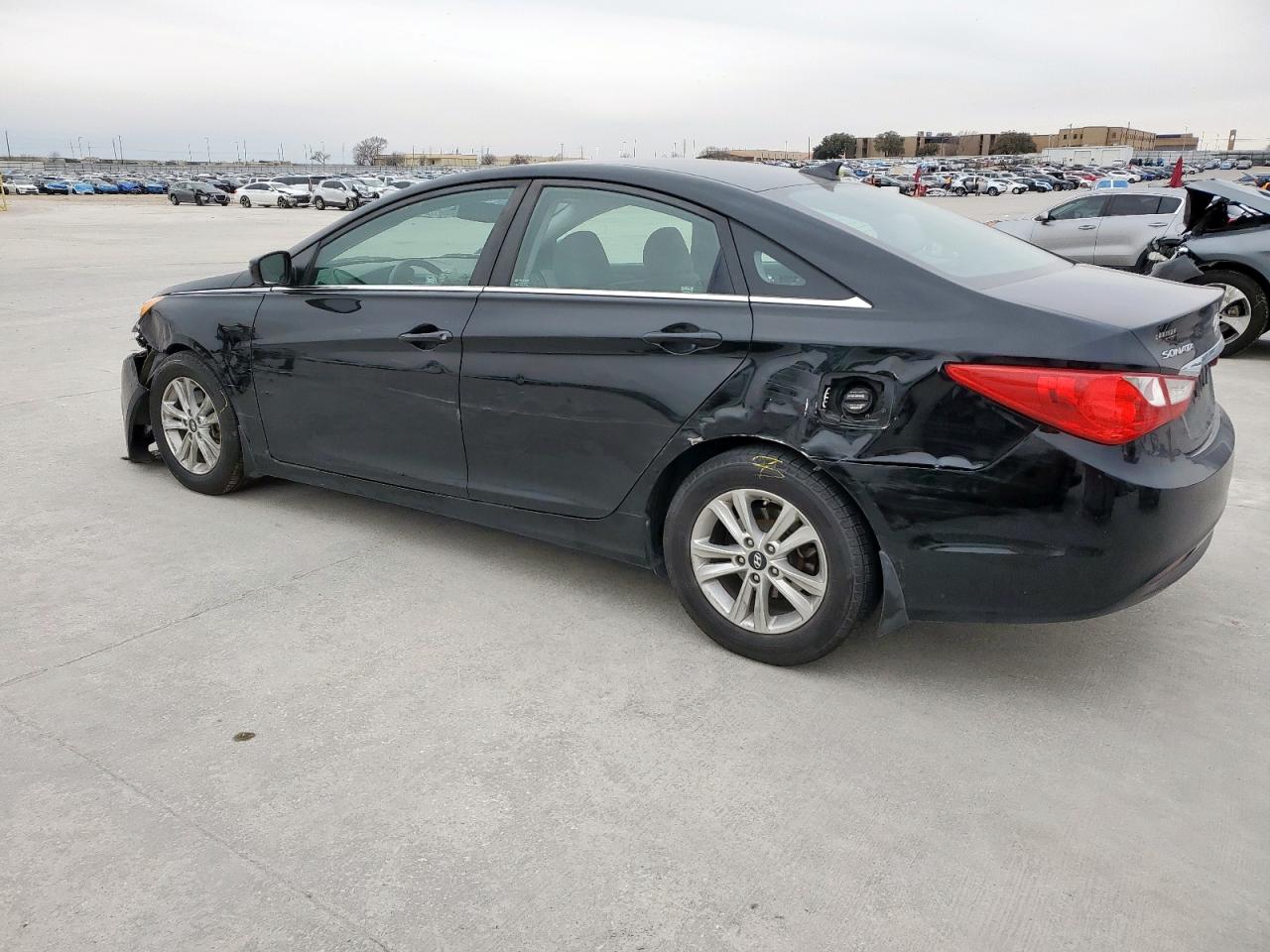 2013 Hyundai Sonata - Image 2