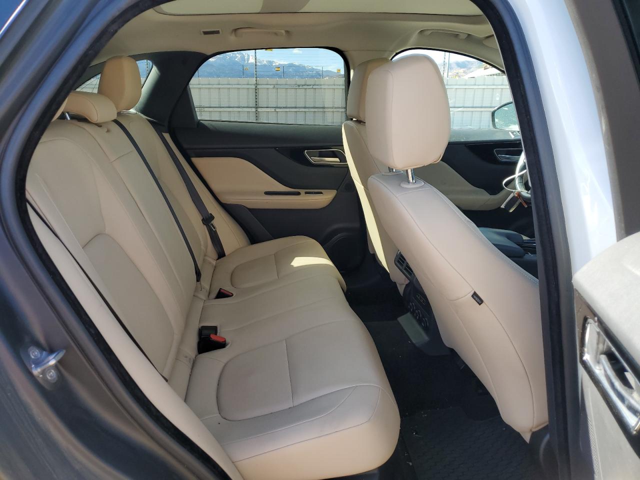 2017 Jaguar F-Pace - Image 12