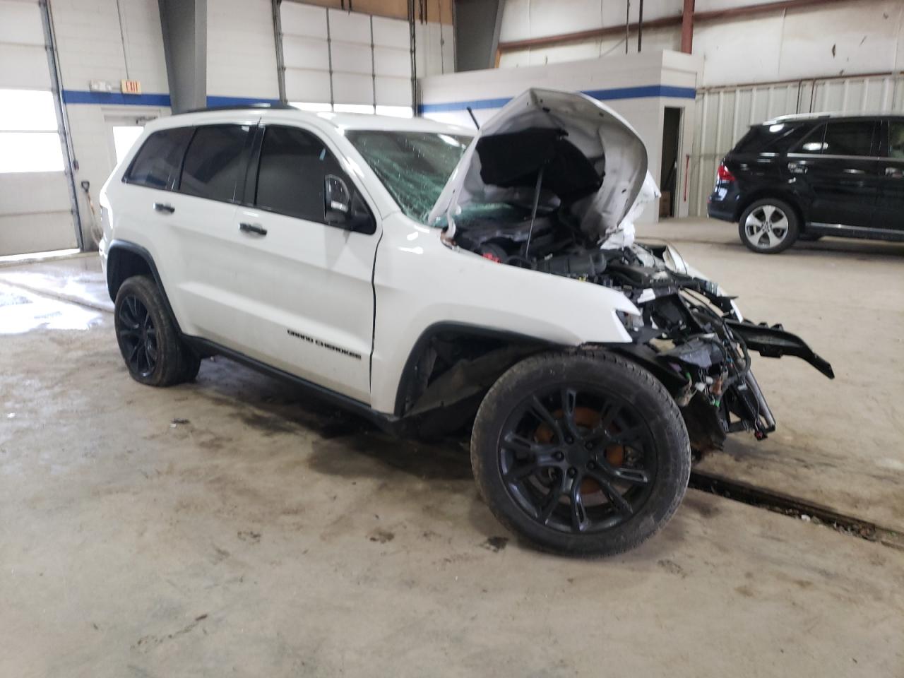 2015 Jeep Grand Cherokee - Image 4