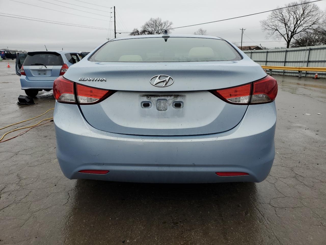 2012 Hyundai Elantra - Image 6