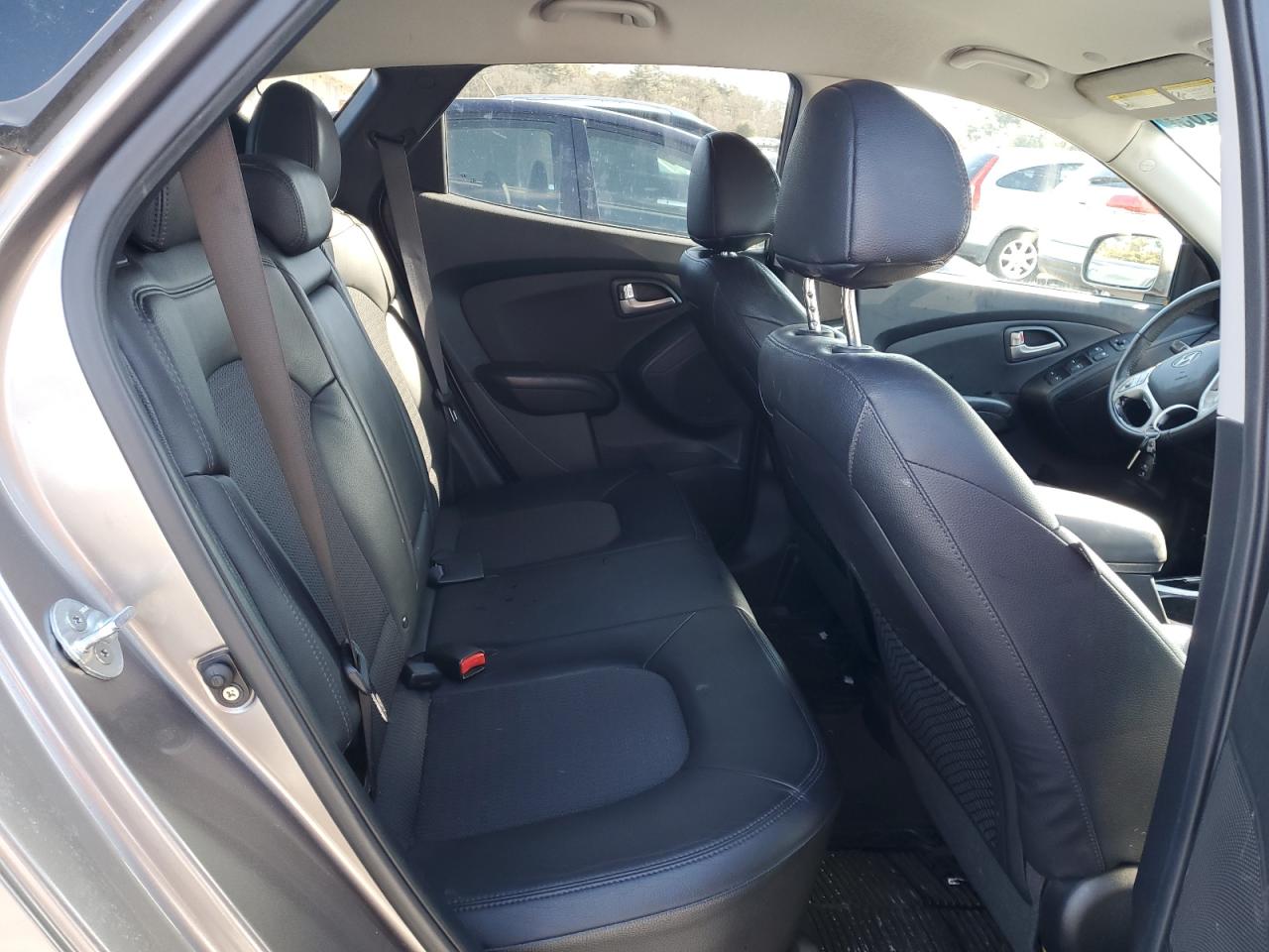 2013 Hyundai Tucson - Image 11