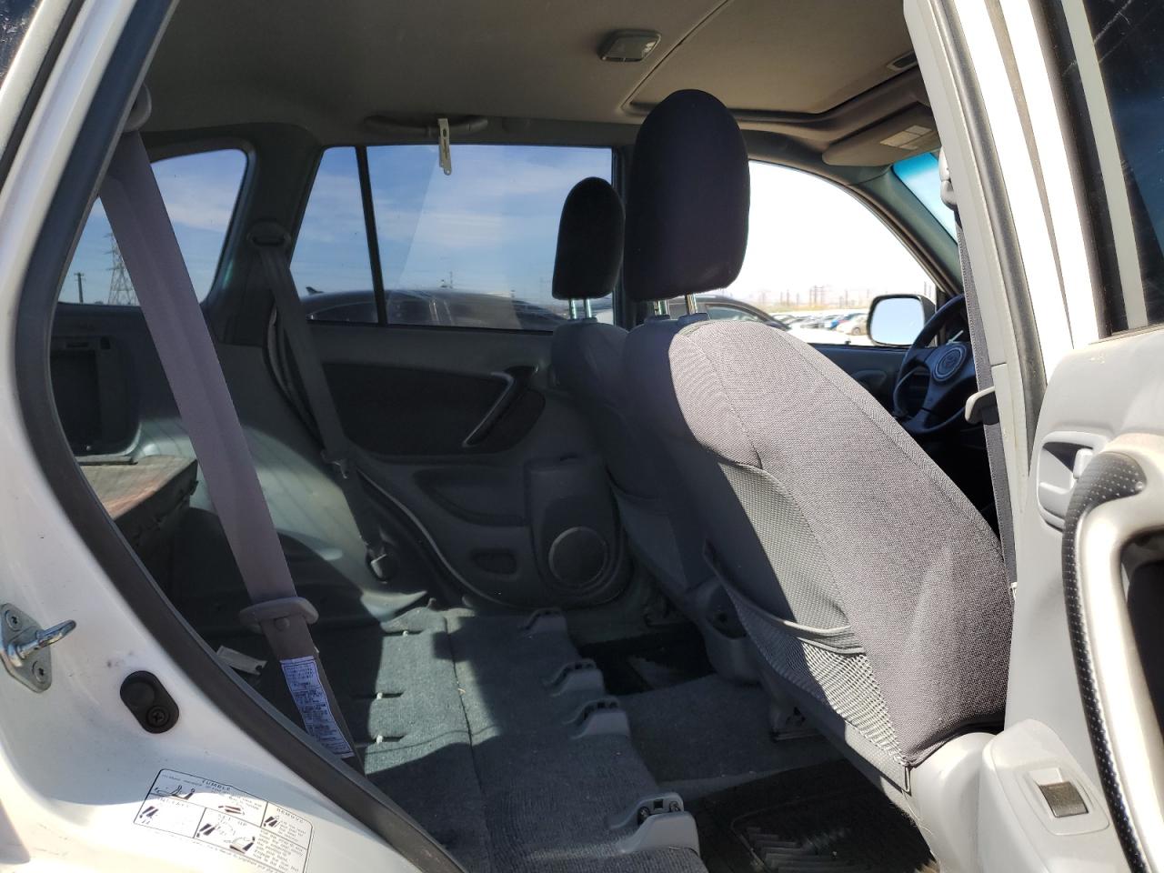 2003 Toyota RAV 4 - Image 10