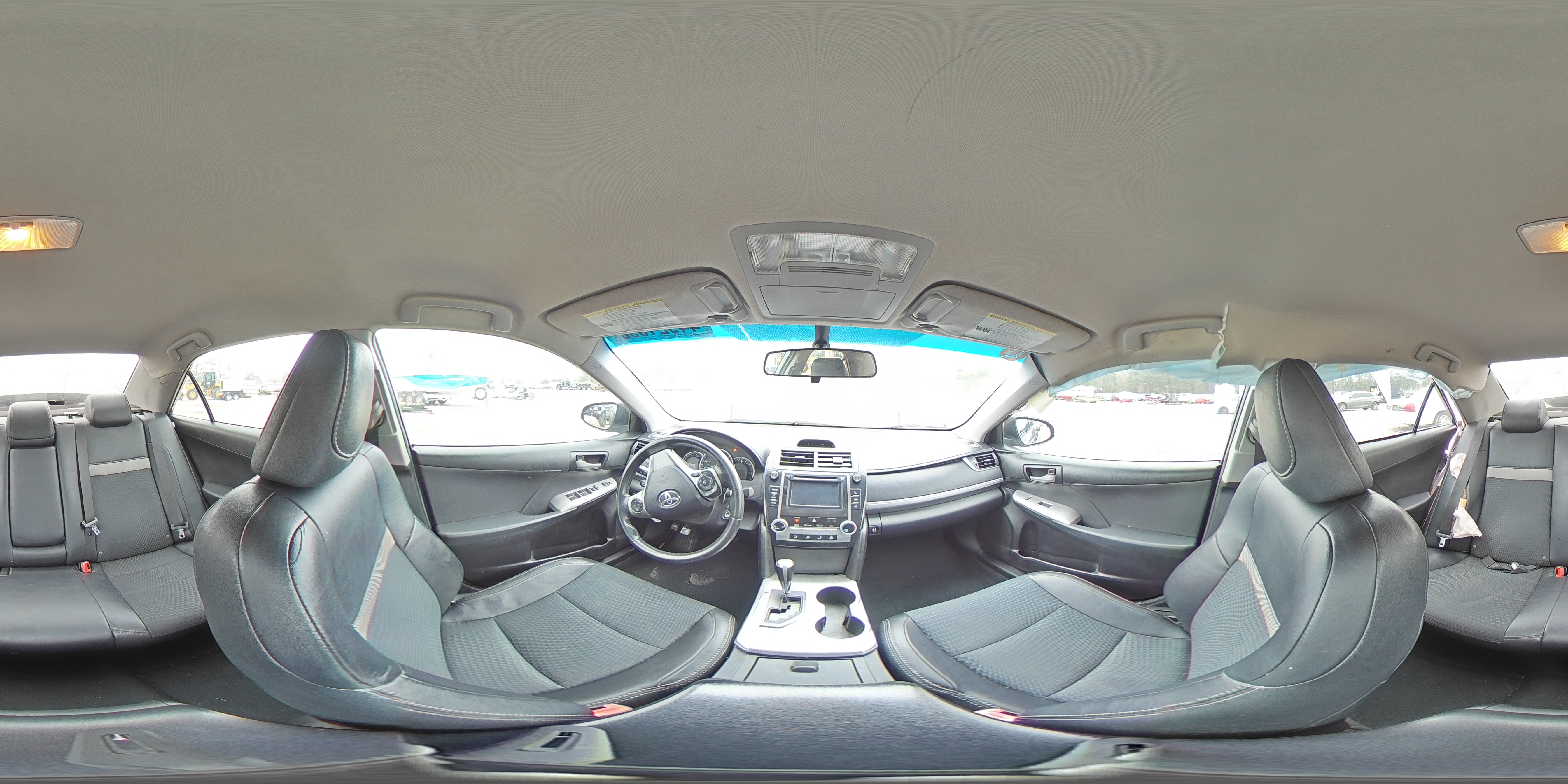 2013 Toyota Camry - Image 13