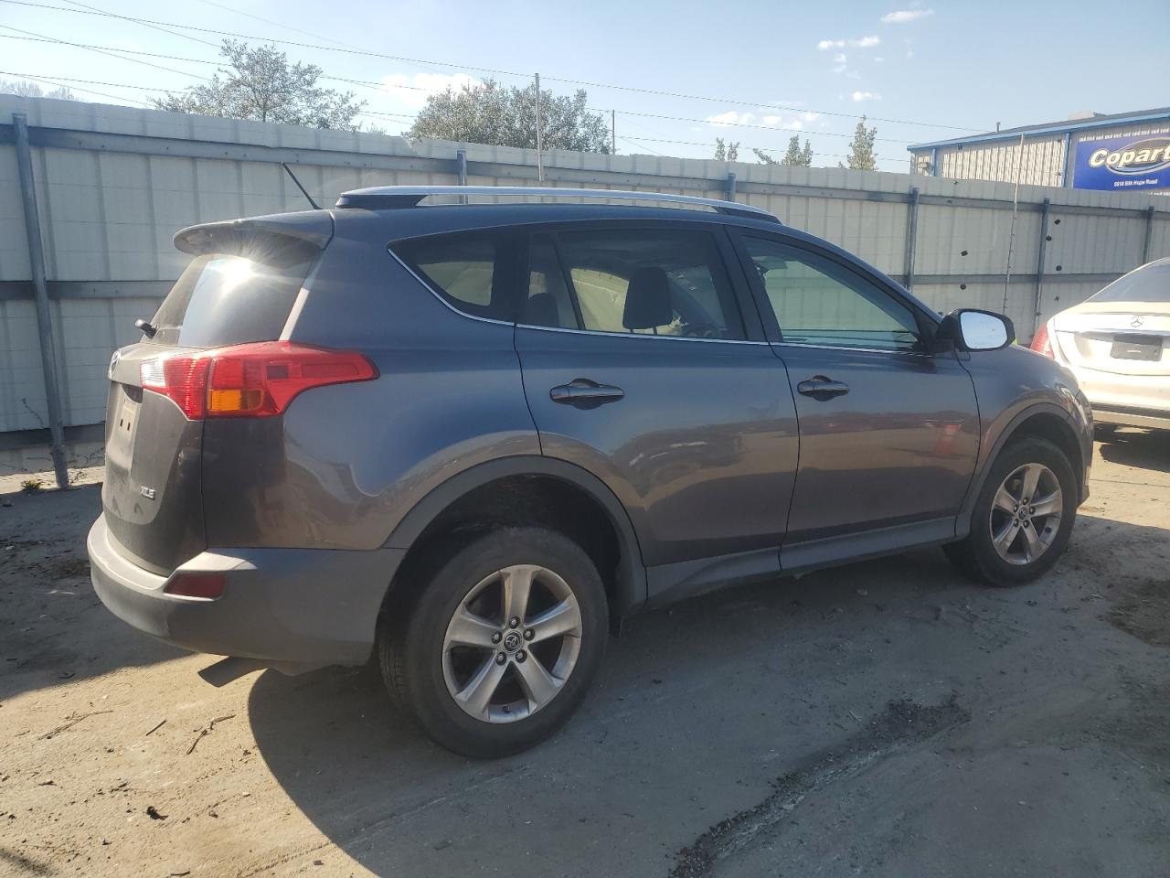 2015 Toyota RAV 4 - Image 3