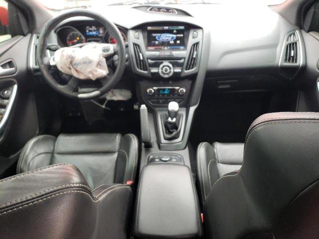 Хэтчбеки FORD FOCUS 2014 Красный