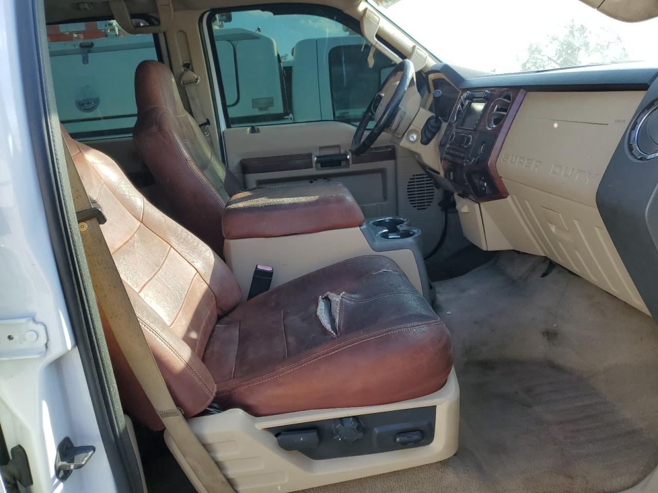 2010 Ford F250 - Image 5