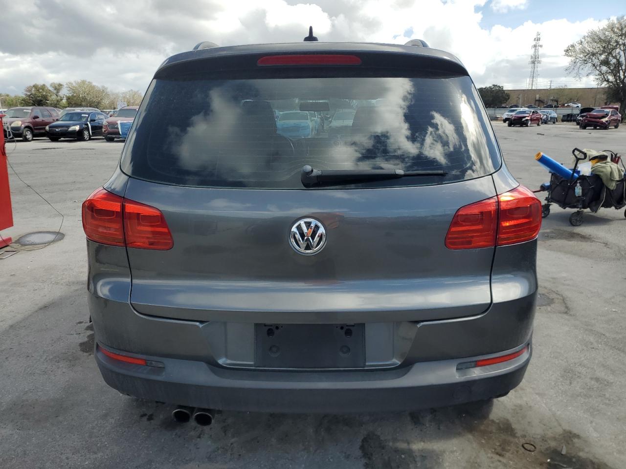 2015 Volkswagen Tiguan - Image 6