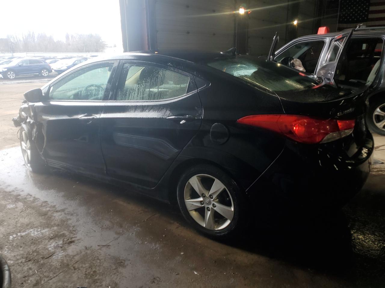 2011 Hyundai Elantra - Image 2