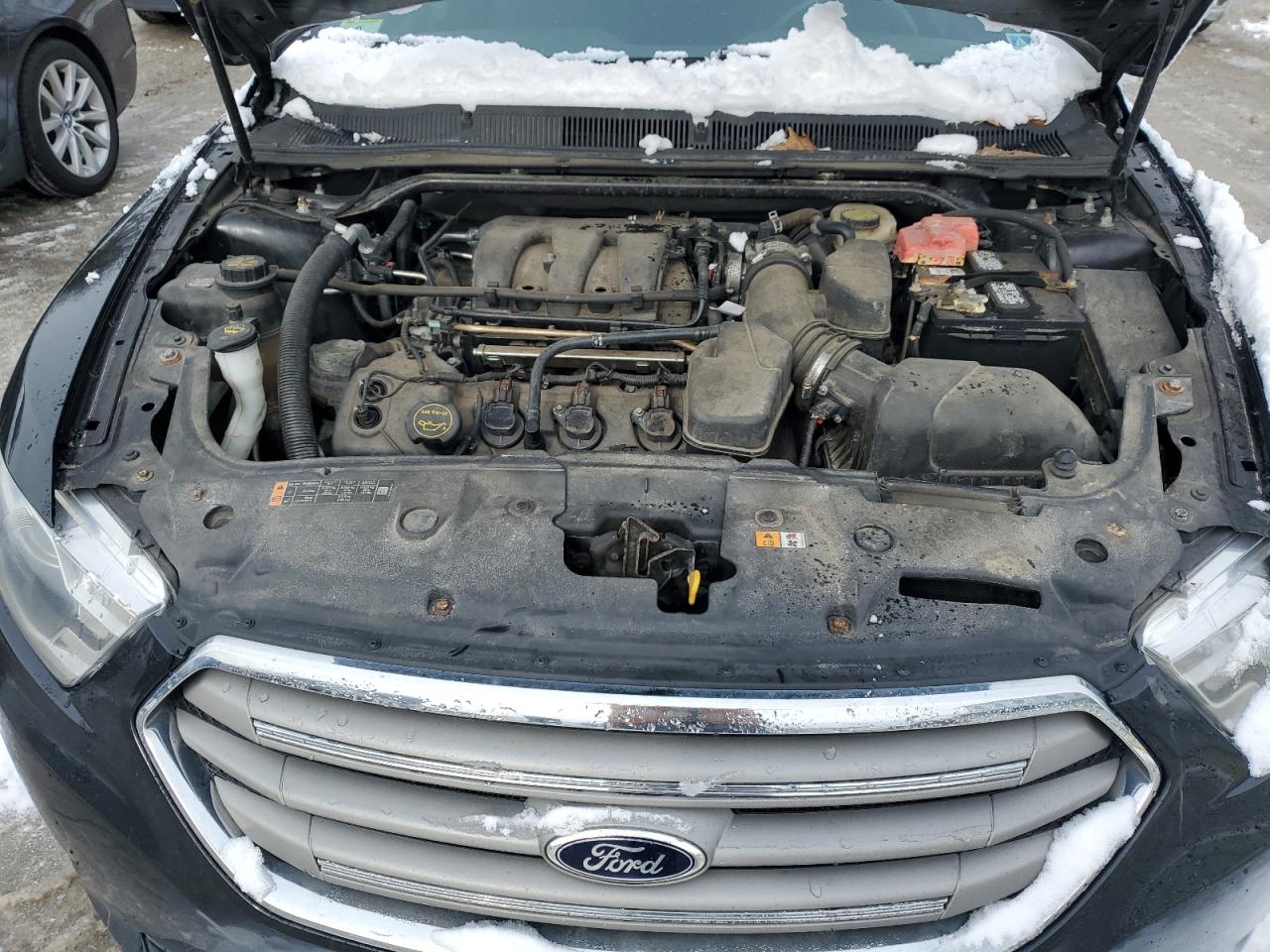 2015 Ford Taurus - Image 11