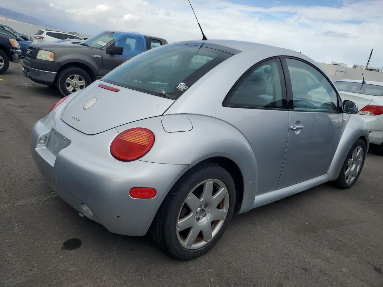 2003 Volkswagen Beetle - Image 3