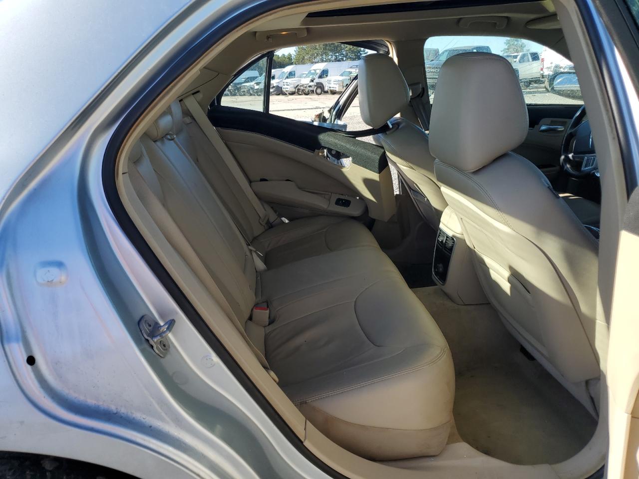 2013 Chrysler 300 - Image 11