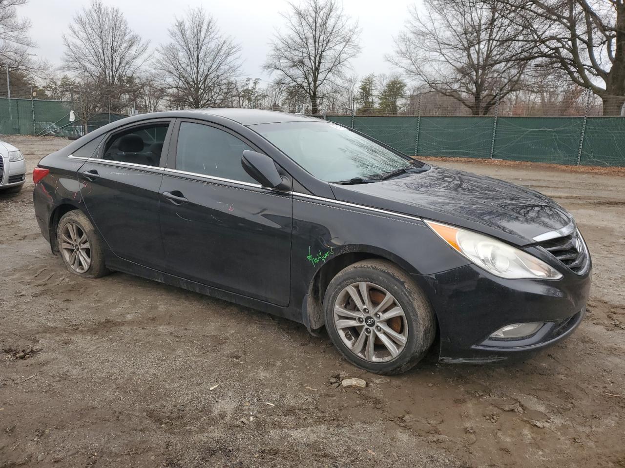 2013 Hyundai Sonata - Image 4