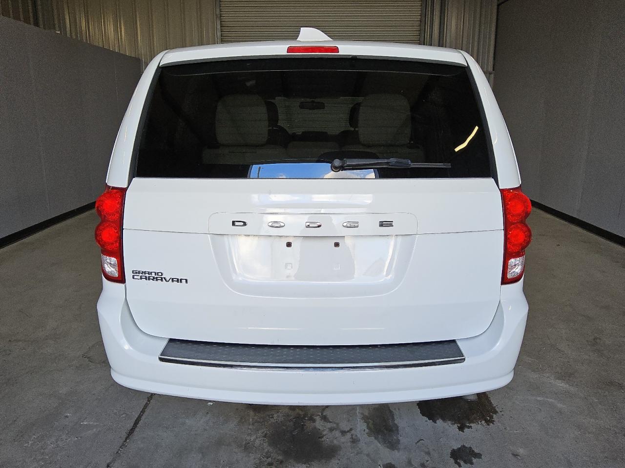 2015 Dodge Caravan - Image 6