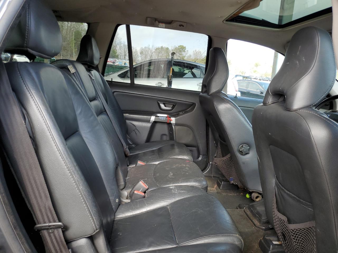 2010 Volvo XC90 - Image 11