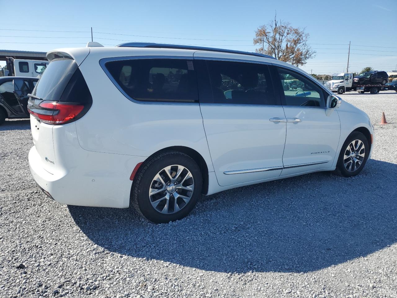 2021 Chrysler Pacifica - Image 3