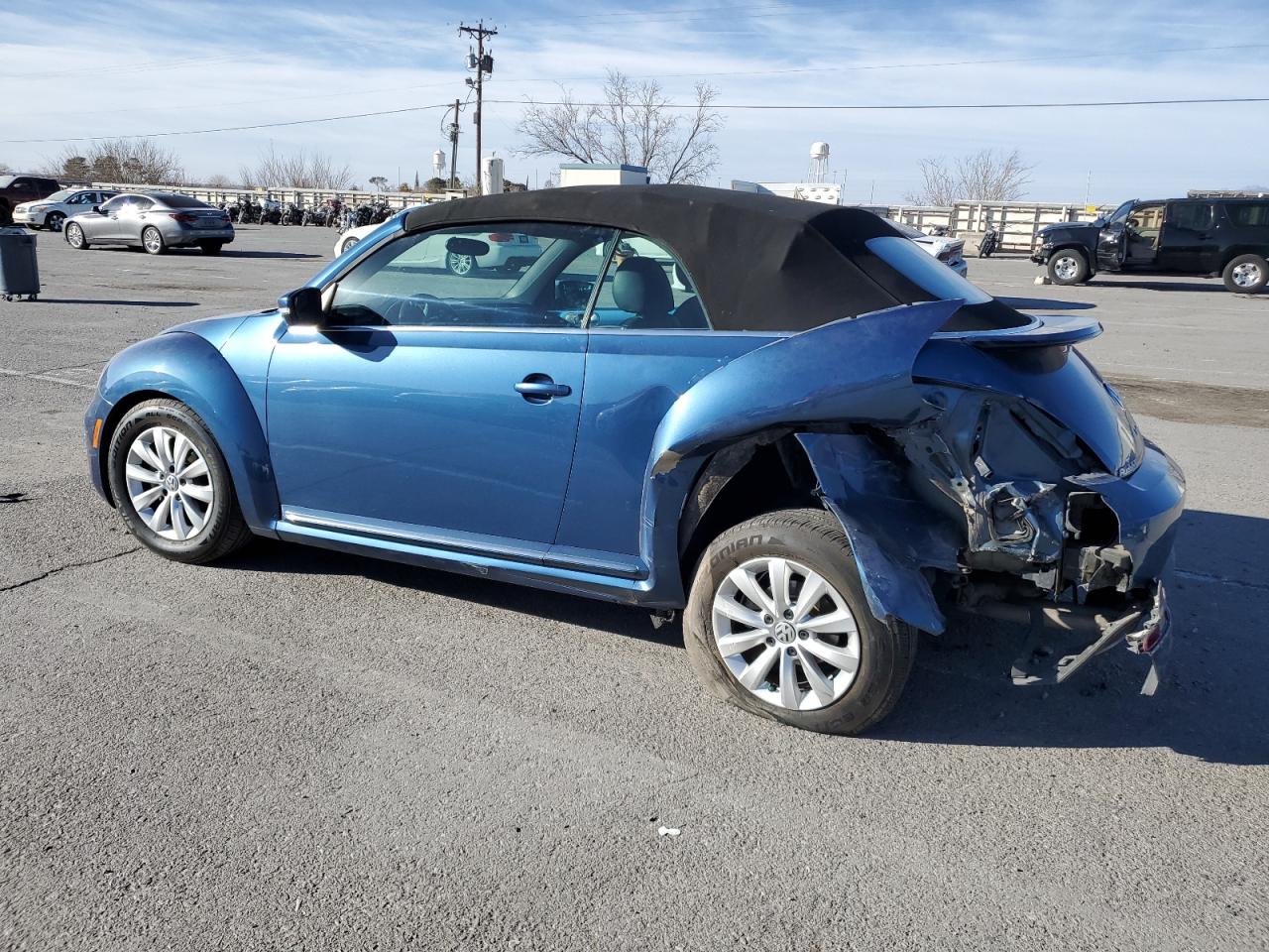 2018 Volkswagen Beetle - Image 2