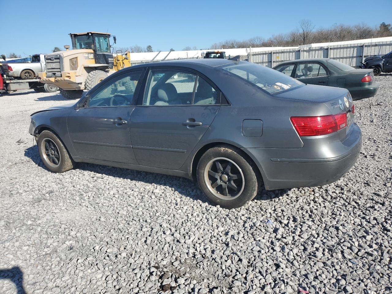 2009 Hyundai Sonata - Image 2