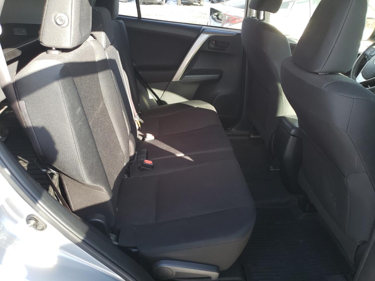 2018 Toyota RAV 4 - Image 10
