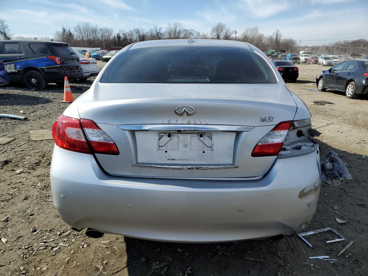 2013 Infiniti M - Image 6
