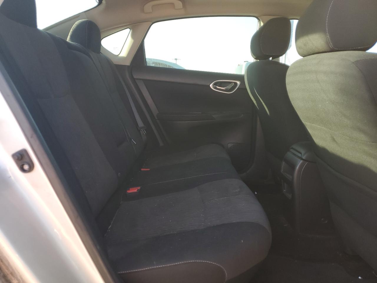 2015 Nissan Sentra - Image 10