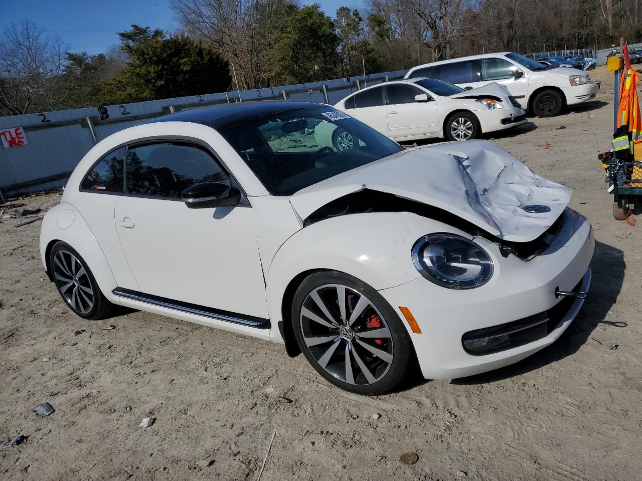 2013 Volkswagen Beetle - Image 4