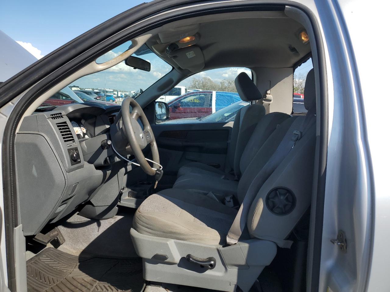 2006 Dodge RAM - Image 7