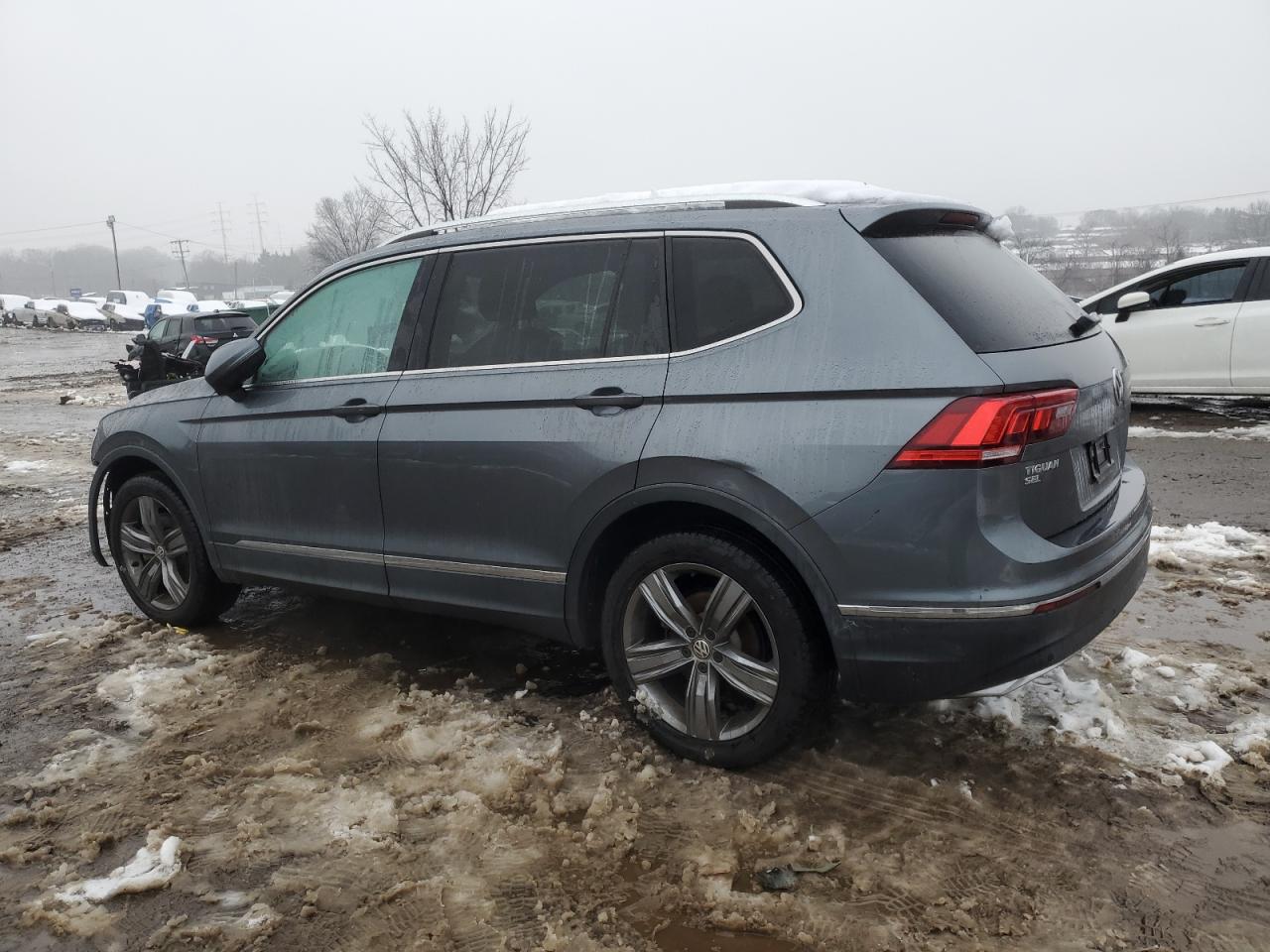 2020 Volkswagen Tiguan - Image 2
