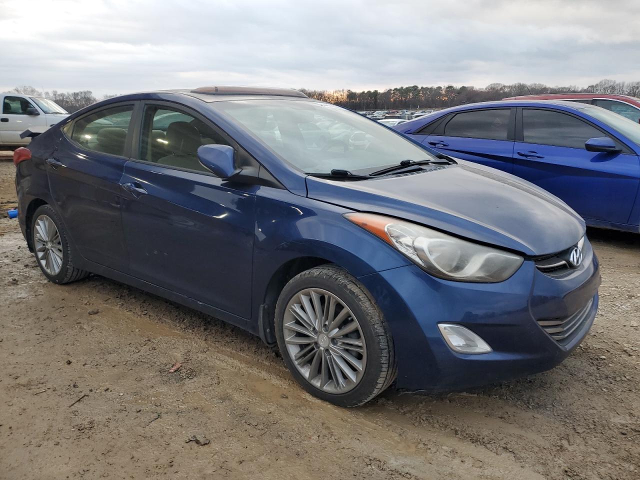 2013 Hyundai Elantra - Image 4
