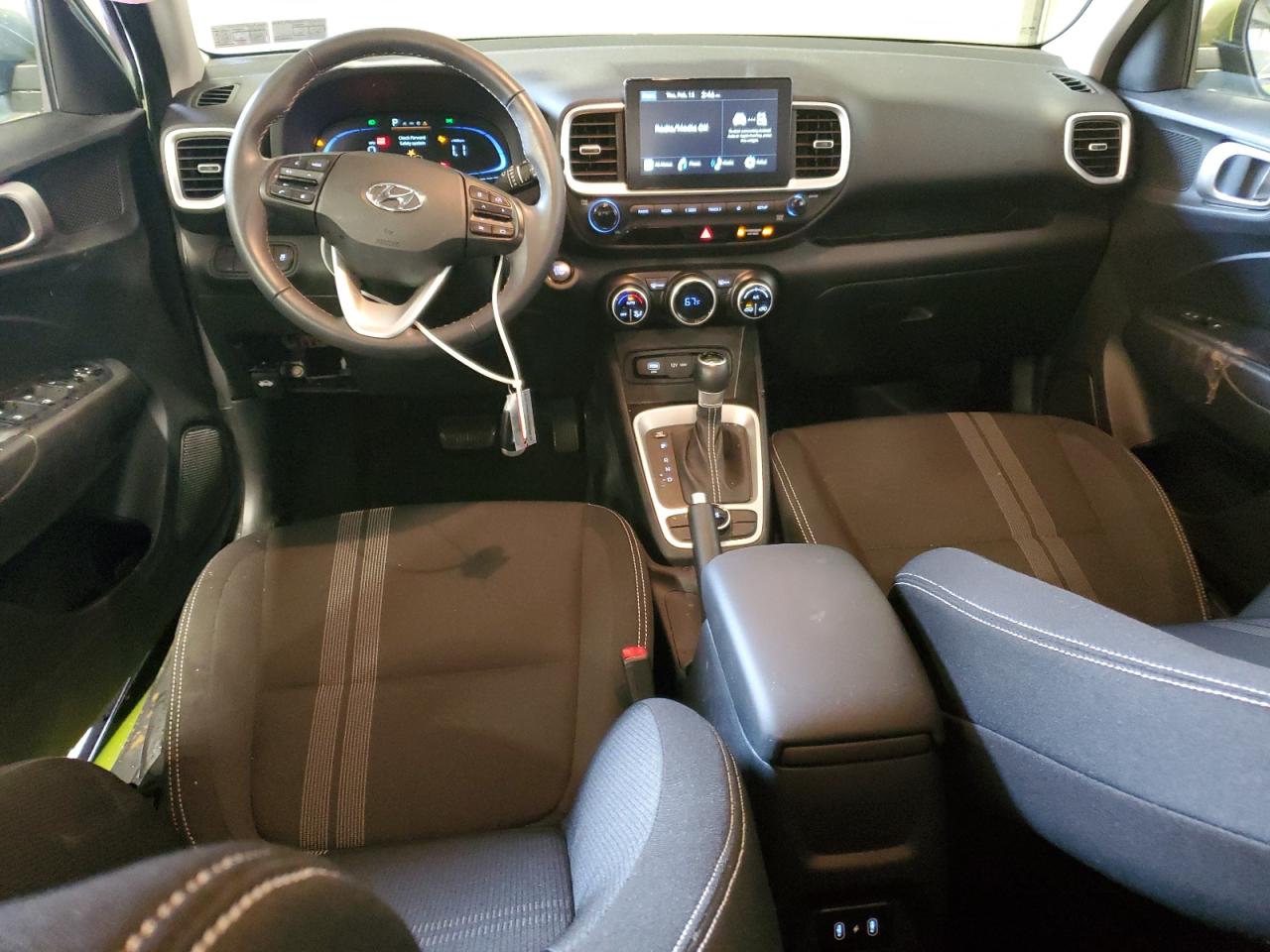 2024 Hyundai Venue - Image 8