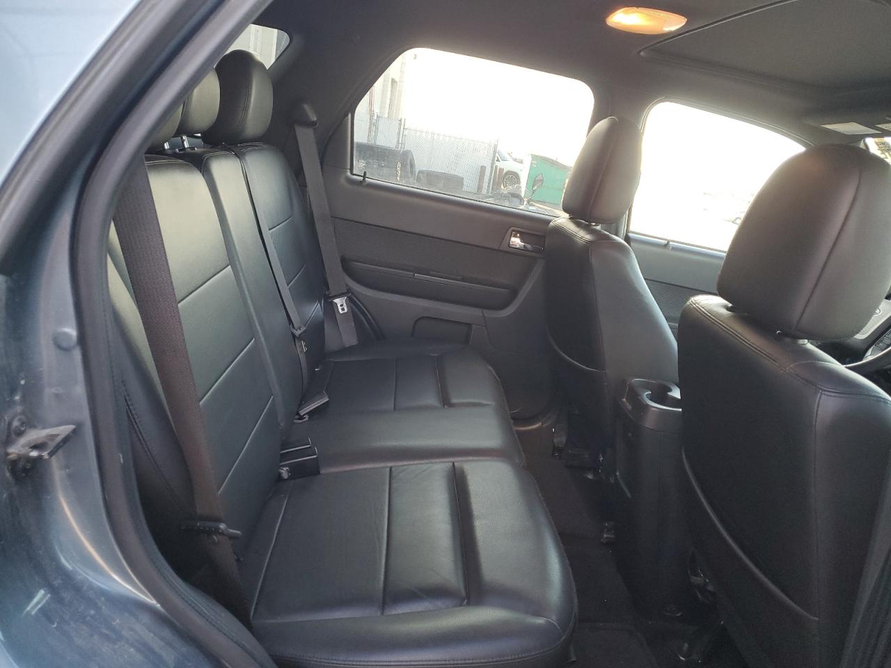 2011 Ford Escape - Image 11