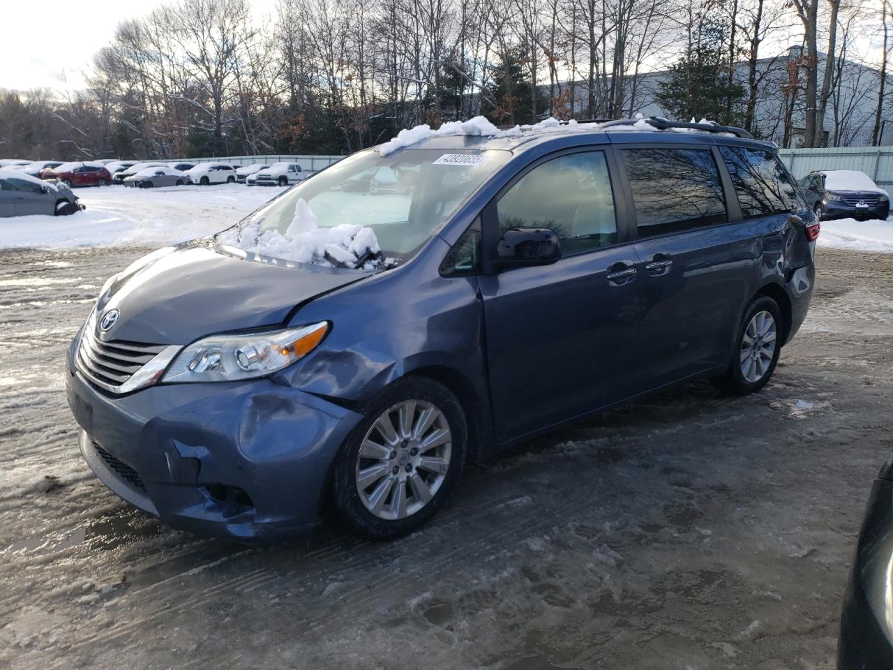 2015 Toyota Sienna - Image 1