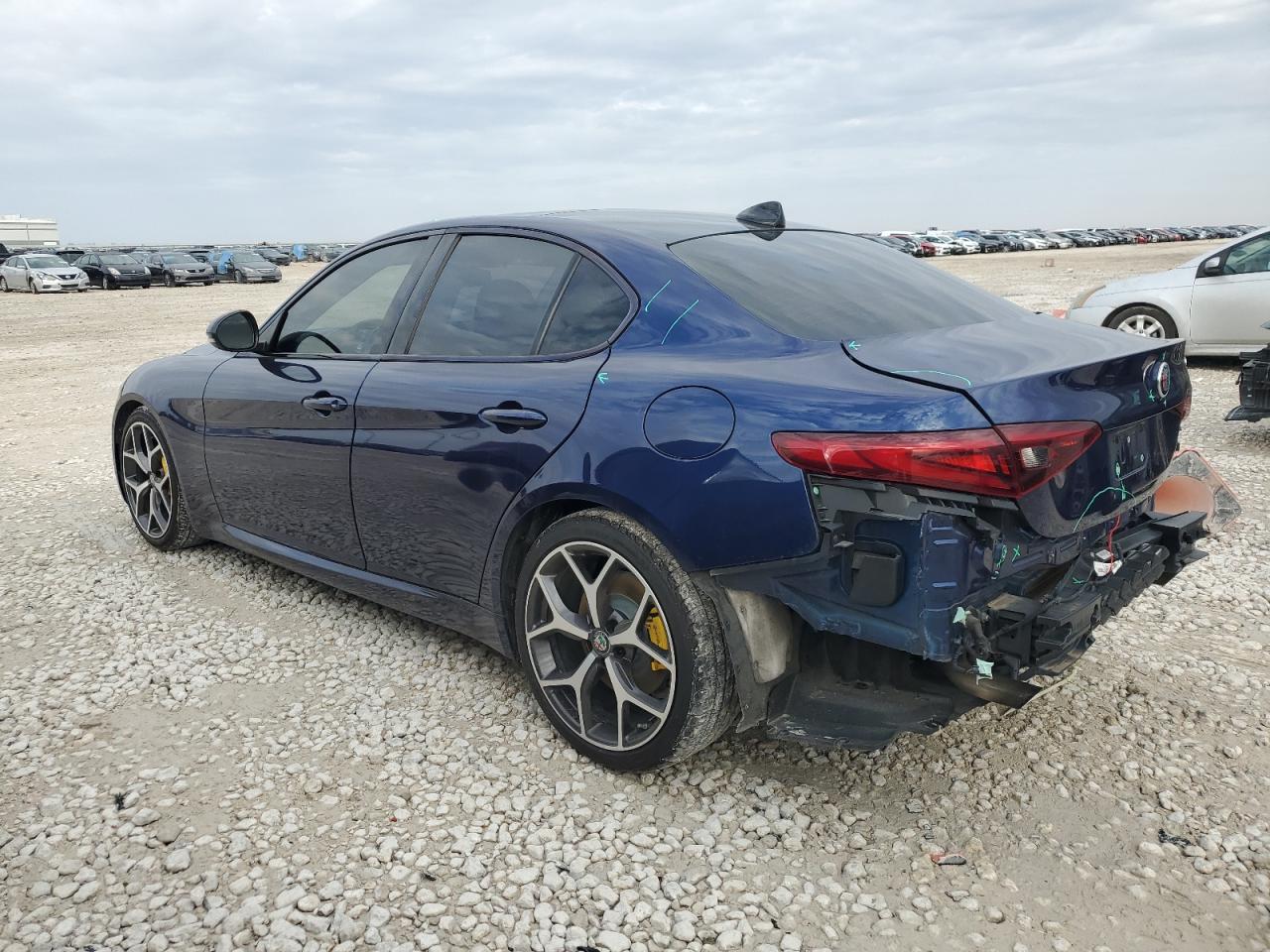 2019 Alfa Romeo Giulia - Image 2