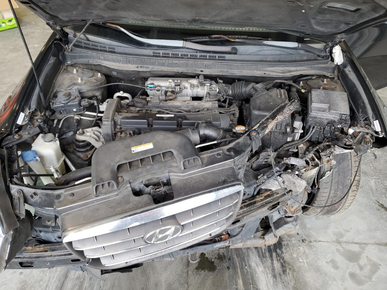 2009 Hyundai Elantra - Image 12
