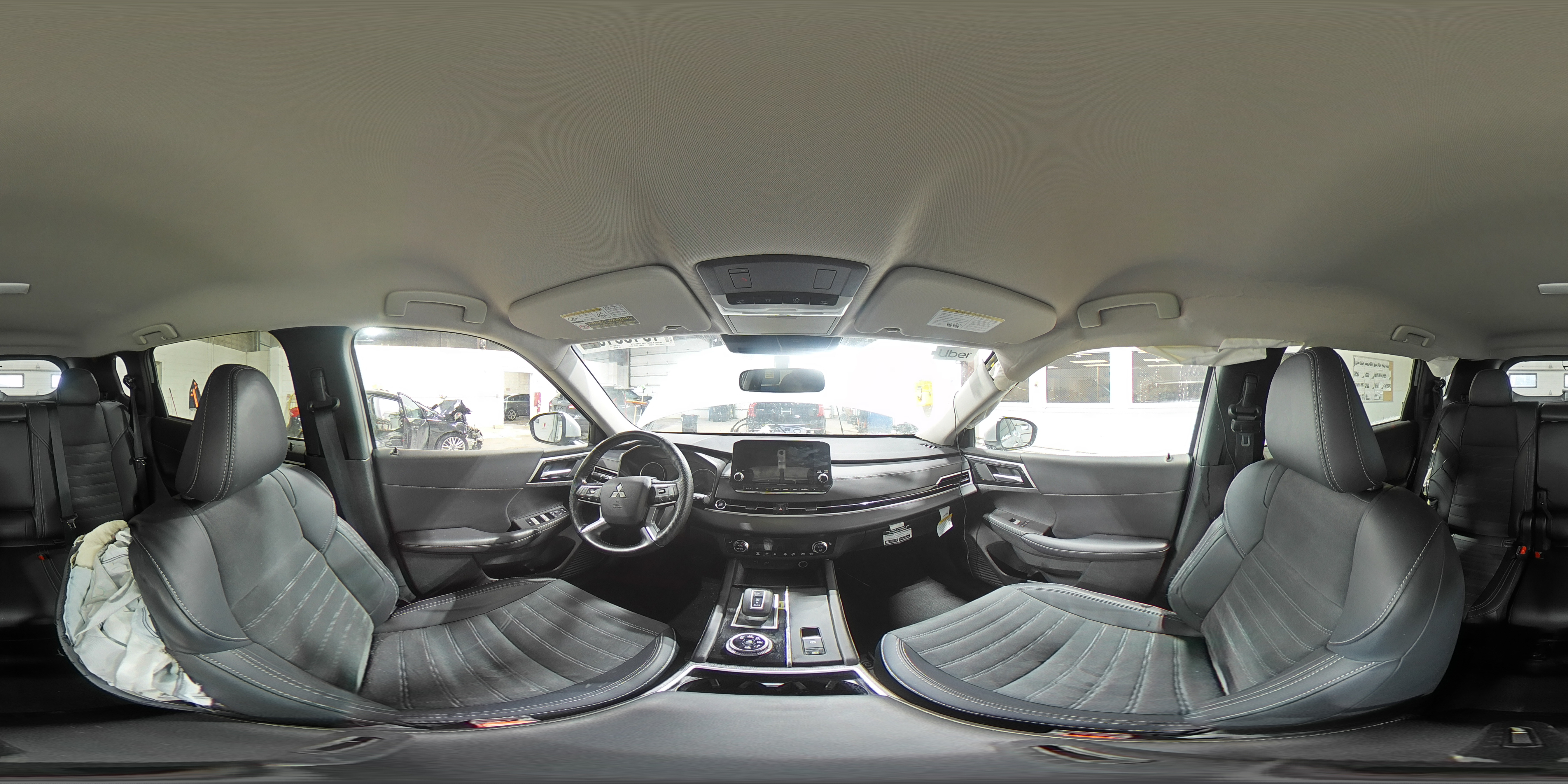2024 Mitsubishi Outlander - Image 13