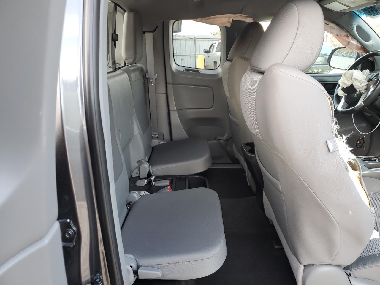 2015 Toyota Tacoma - Image 10
