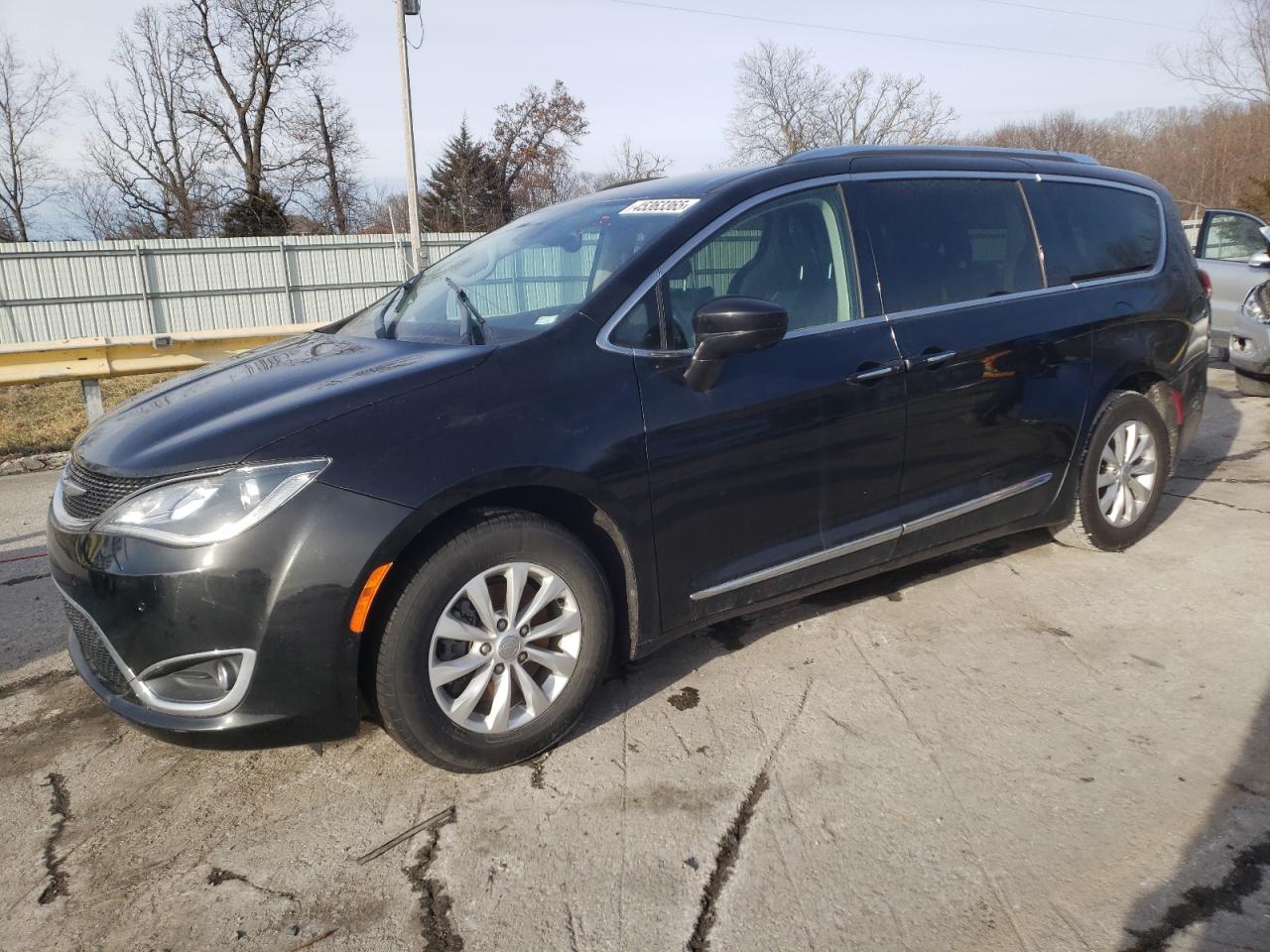 2019 Chrysler Pacifica - Image 1