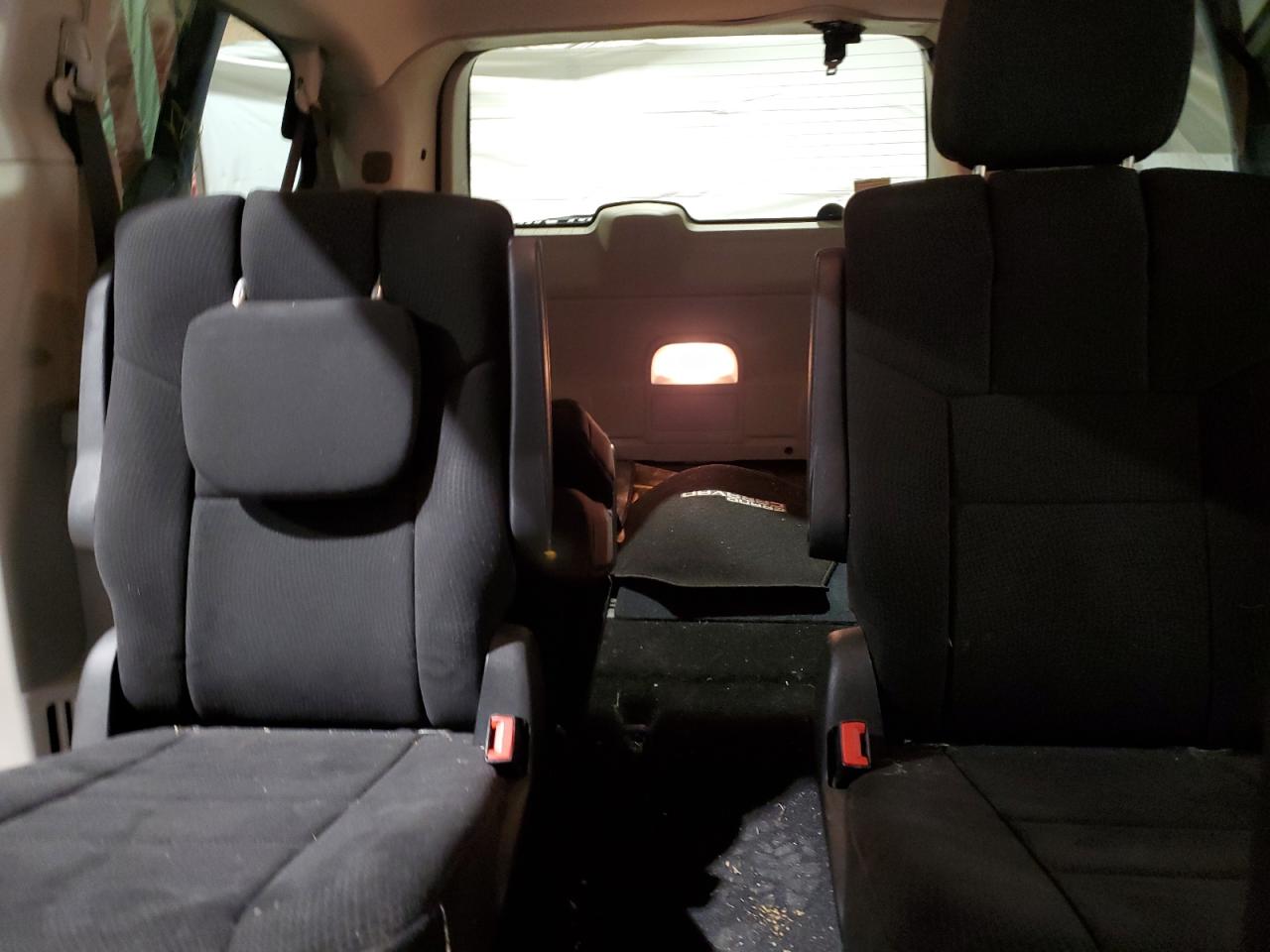 2011 Dodge Caravan - Image 10