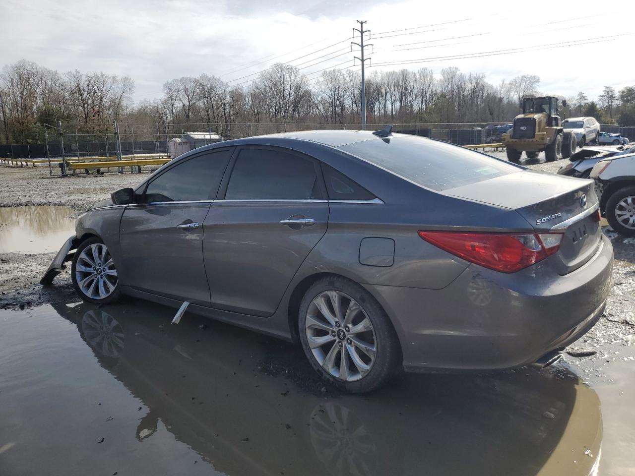 2011 Hyundai Sonata - Image 2