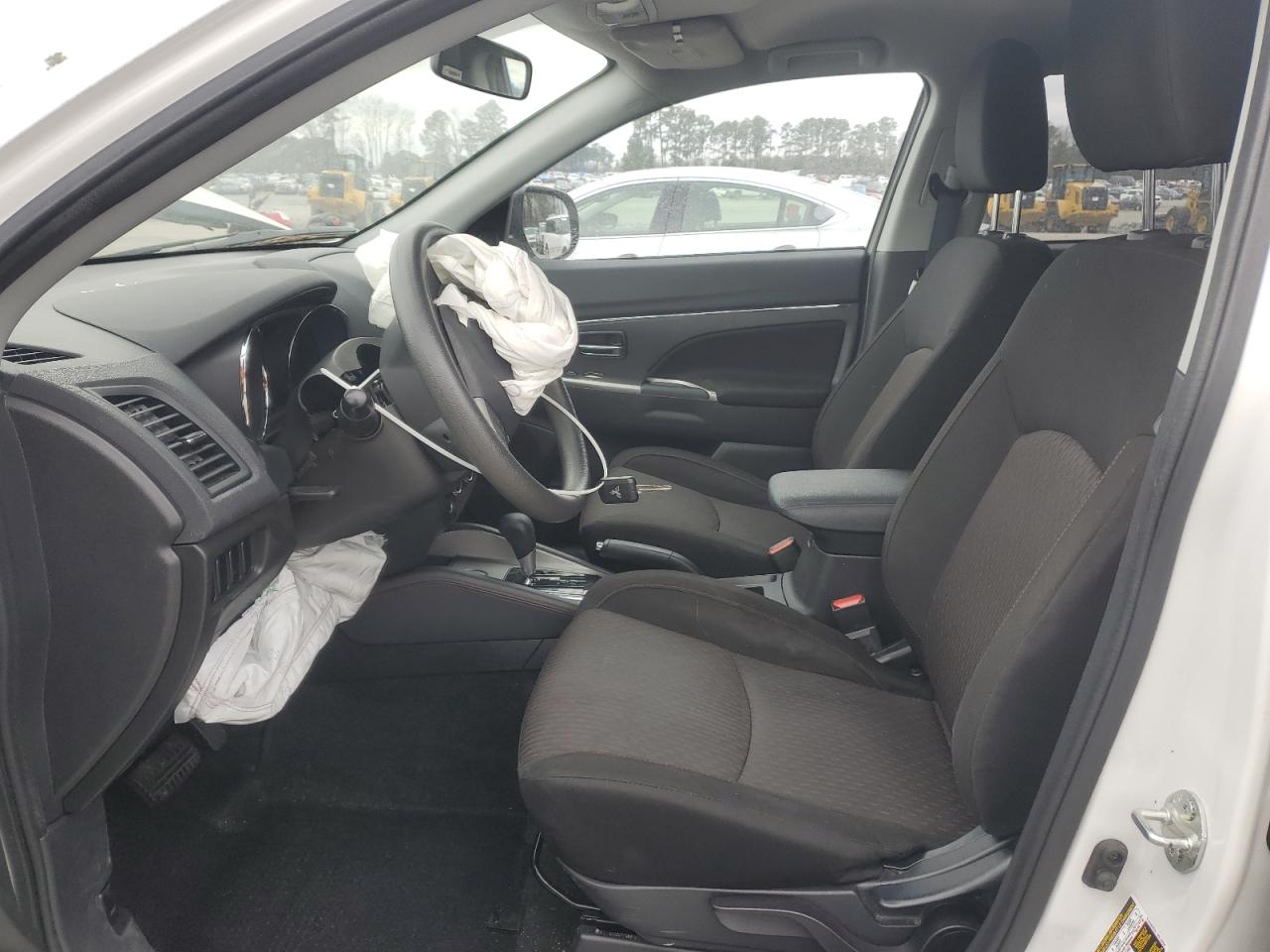 2019 Mitsubishi Outlander - Image 7