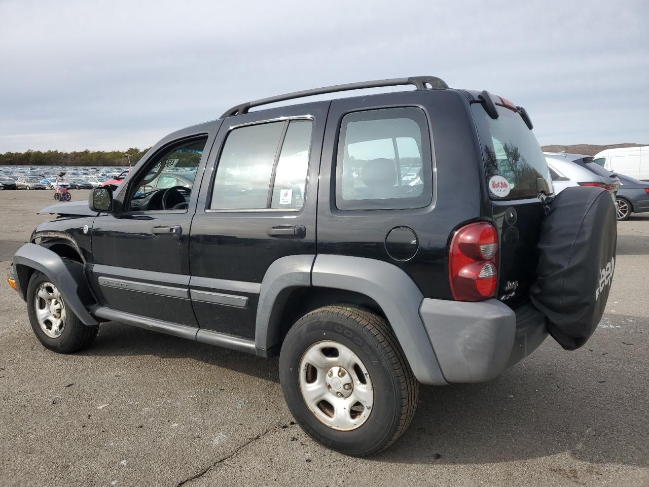 2006 Jeep Liberty (North America) - Image 2
