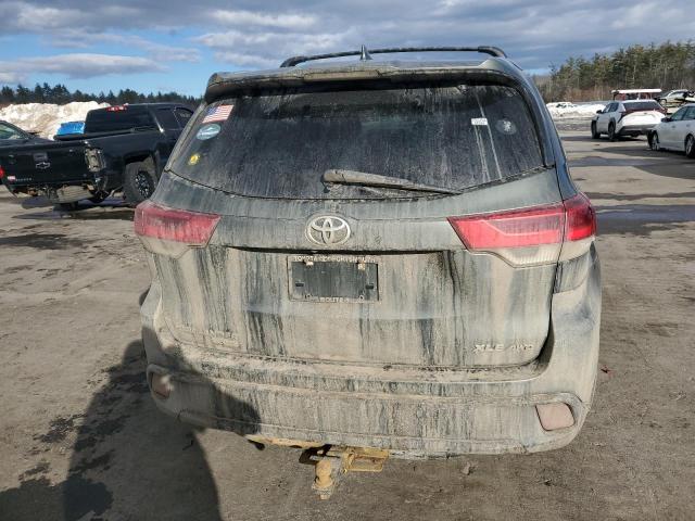  TOYOTA HIGHLANDER 2017 Green