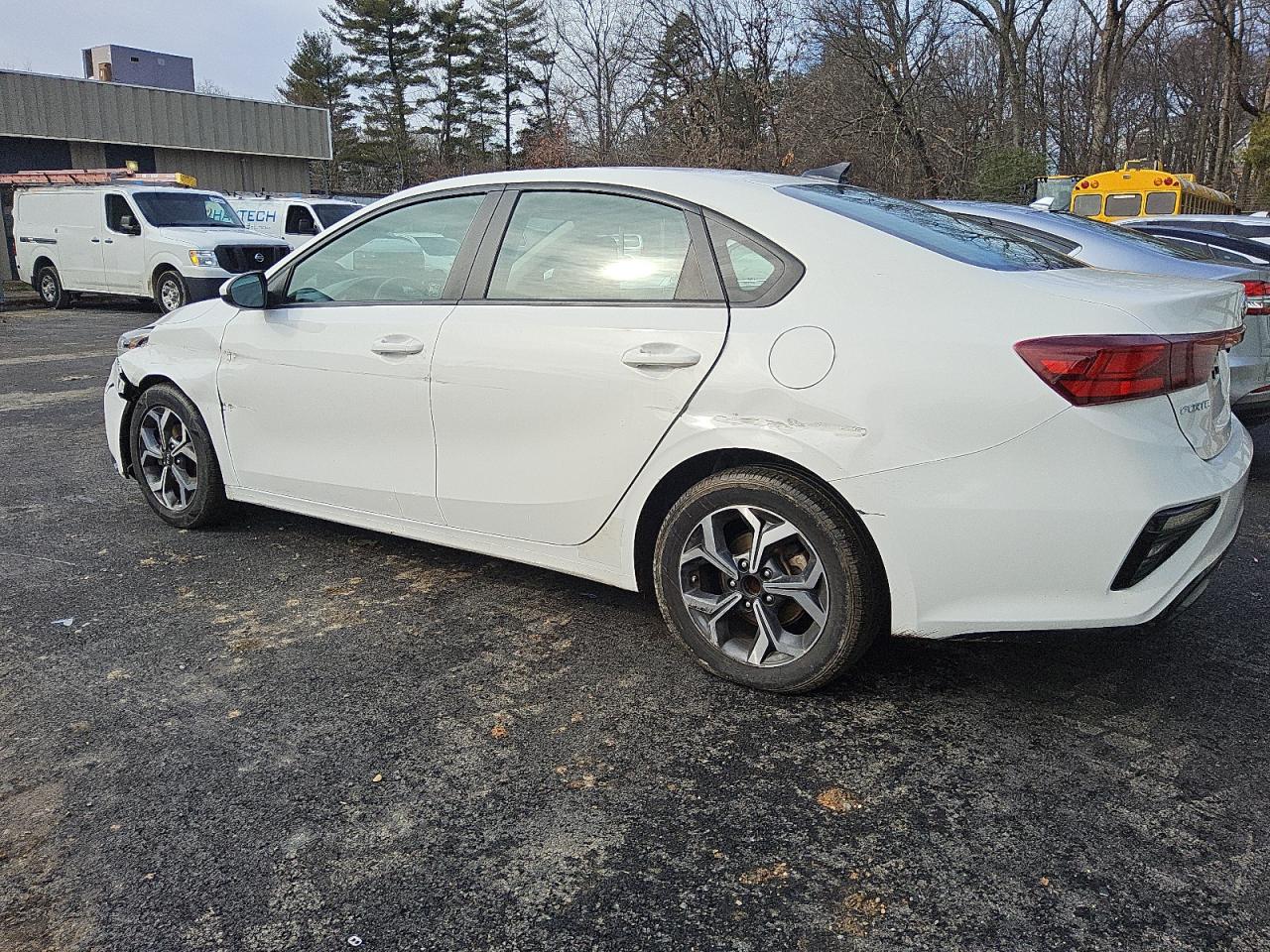 2021 Kia Forte - Image 2
